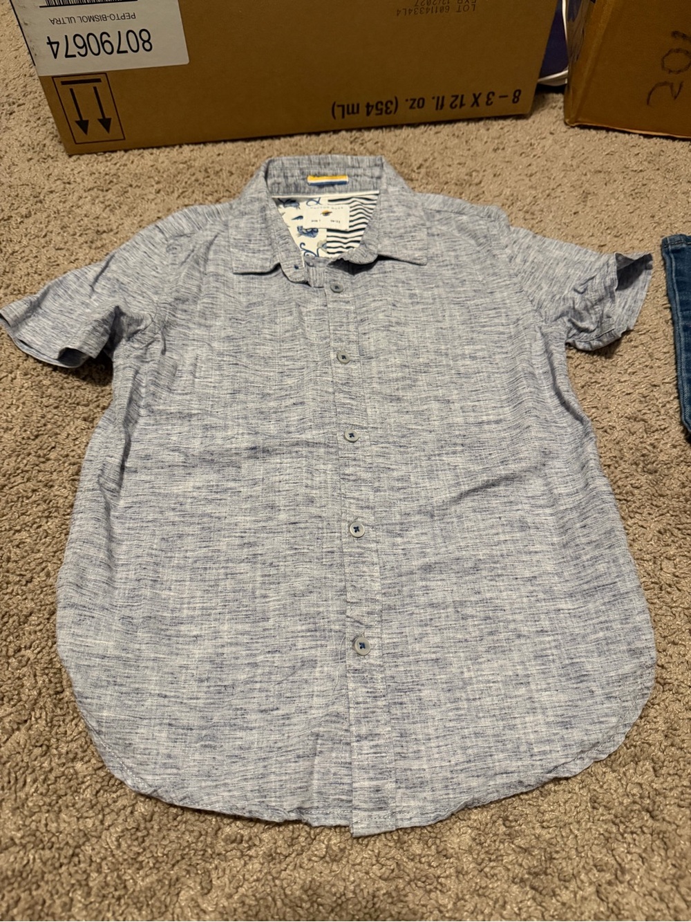 Bundle of 4 - 2 button down shirts and 2 jeans - Size 7 - Picture 7 of 11
